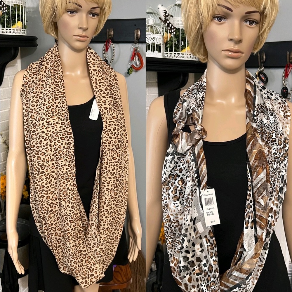 Set of 2 Scarfs NWT.‎